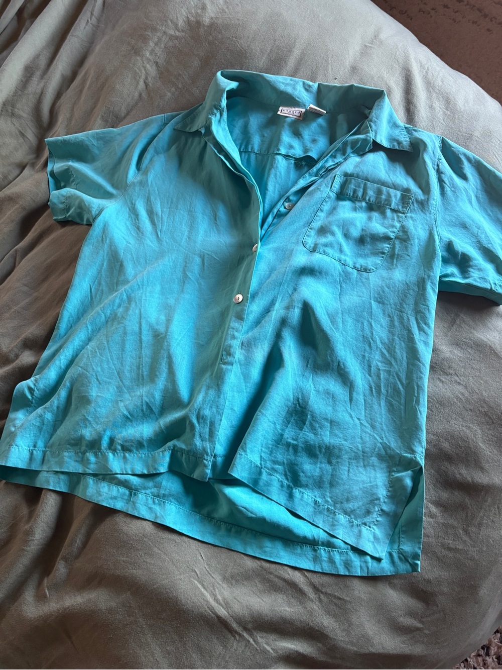 100% Silk Short-Sleeve Button-Down Shirt in Bright Teal